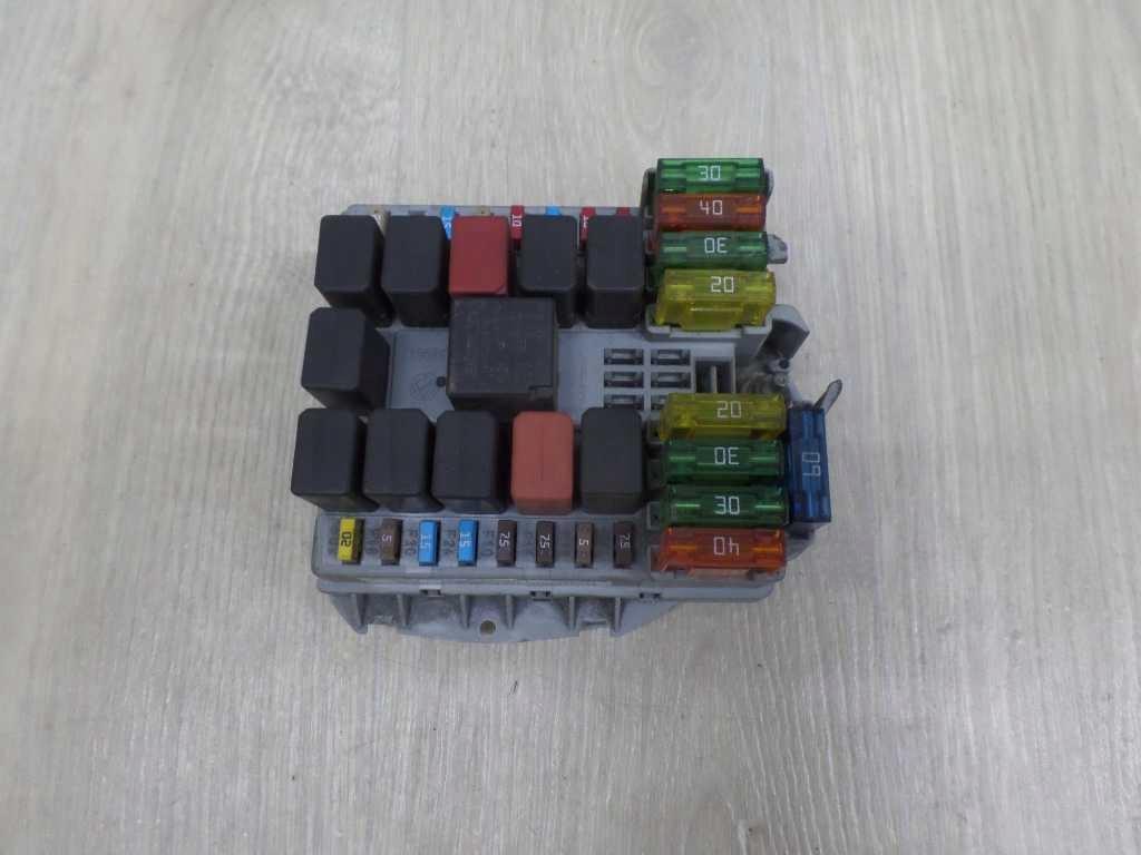 69501171 - IVECO DAILY IV DUCATO 06-14 БЛОК ЗАПОБІЖНИКІВ