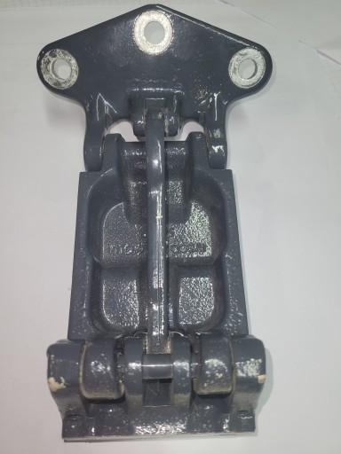 Iveco OE 5801528687 петля двері задня верхня