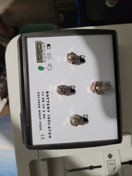 Ізолятор, сепаратор зарядки акумулятора, діоди Cristec