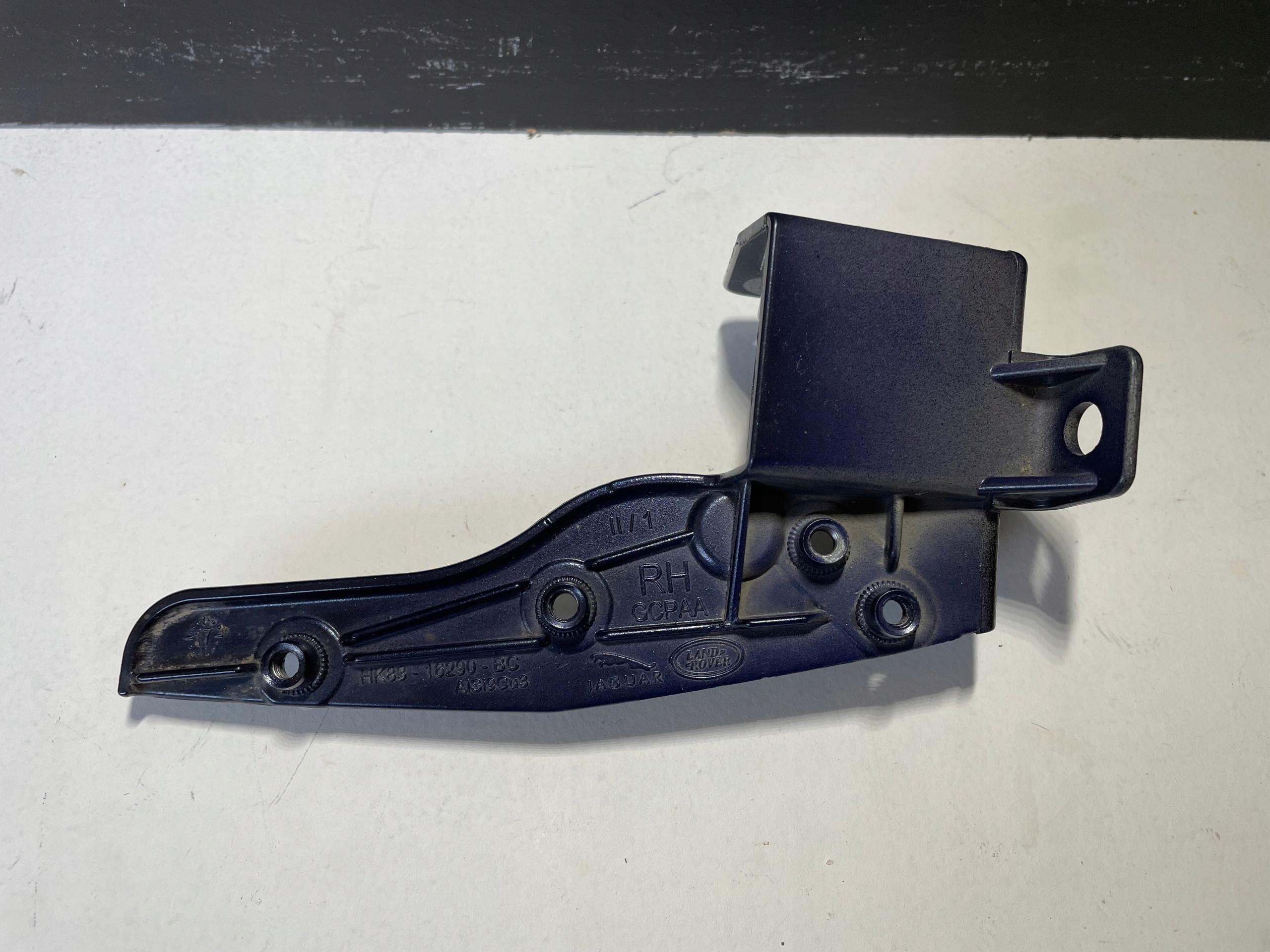 HK8316290BC HK83-16290-BC - Jaguar F-PACE x761 кронштейн ковзання крила