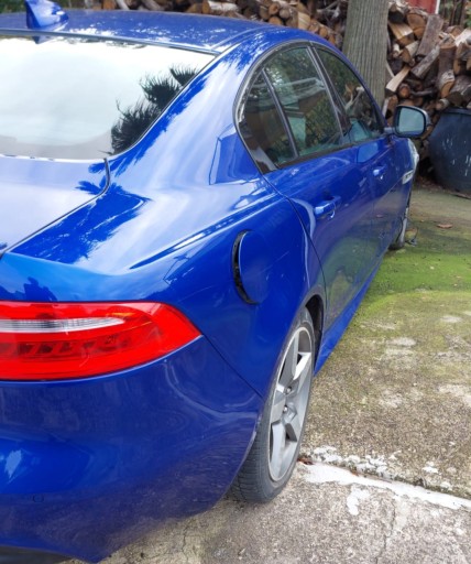 X760 - Jaguar xe doors прямо сзади справа, хороший jac 16r.