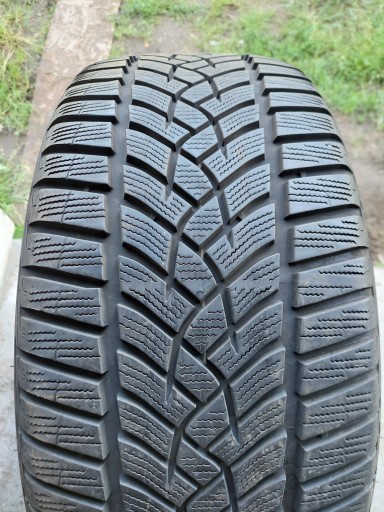 КАК НОВЫЕ 235/40R19 GOODYEAR ULTRAGRIP PERFORMANCE+ 2022 1x7 мм R907