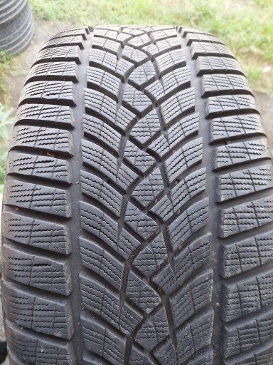 КАК НОВЫЕ 255/40R20 GOODYEAR ULTRAGRIP PERFORMANCE+ 2020 1x8,4 мм P6