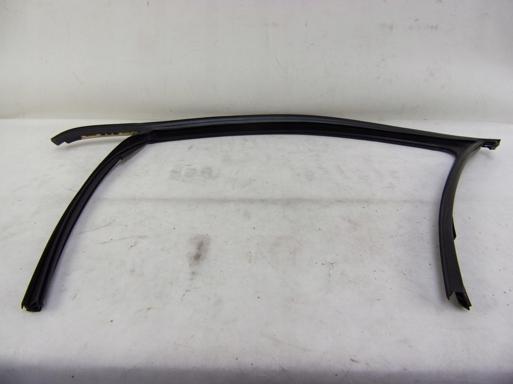 JEEP CHEROKEE KL ПРОКЛАДКА ДВЕРЕЙ ЛІВА ПЕРЕДНЯ