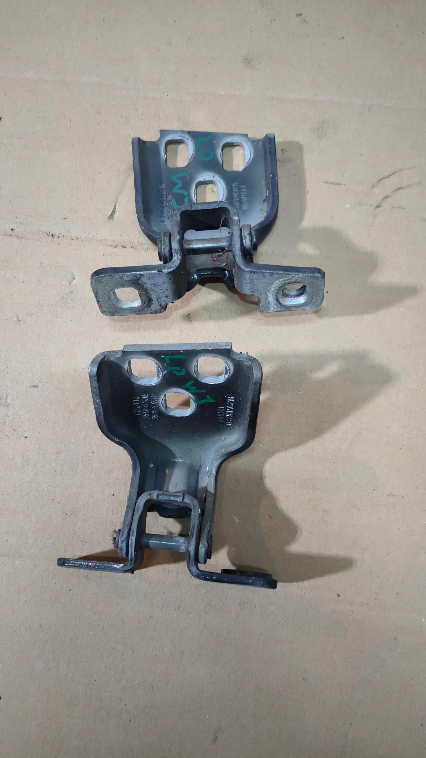 JEEP GRAND CHEROKEE WJ ДВЕРНІ ПЕТЛІ ЛІВА ПЕРЕДНЯ