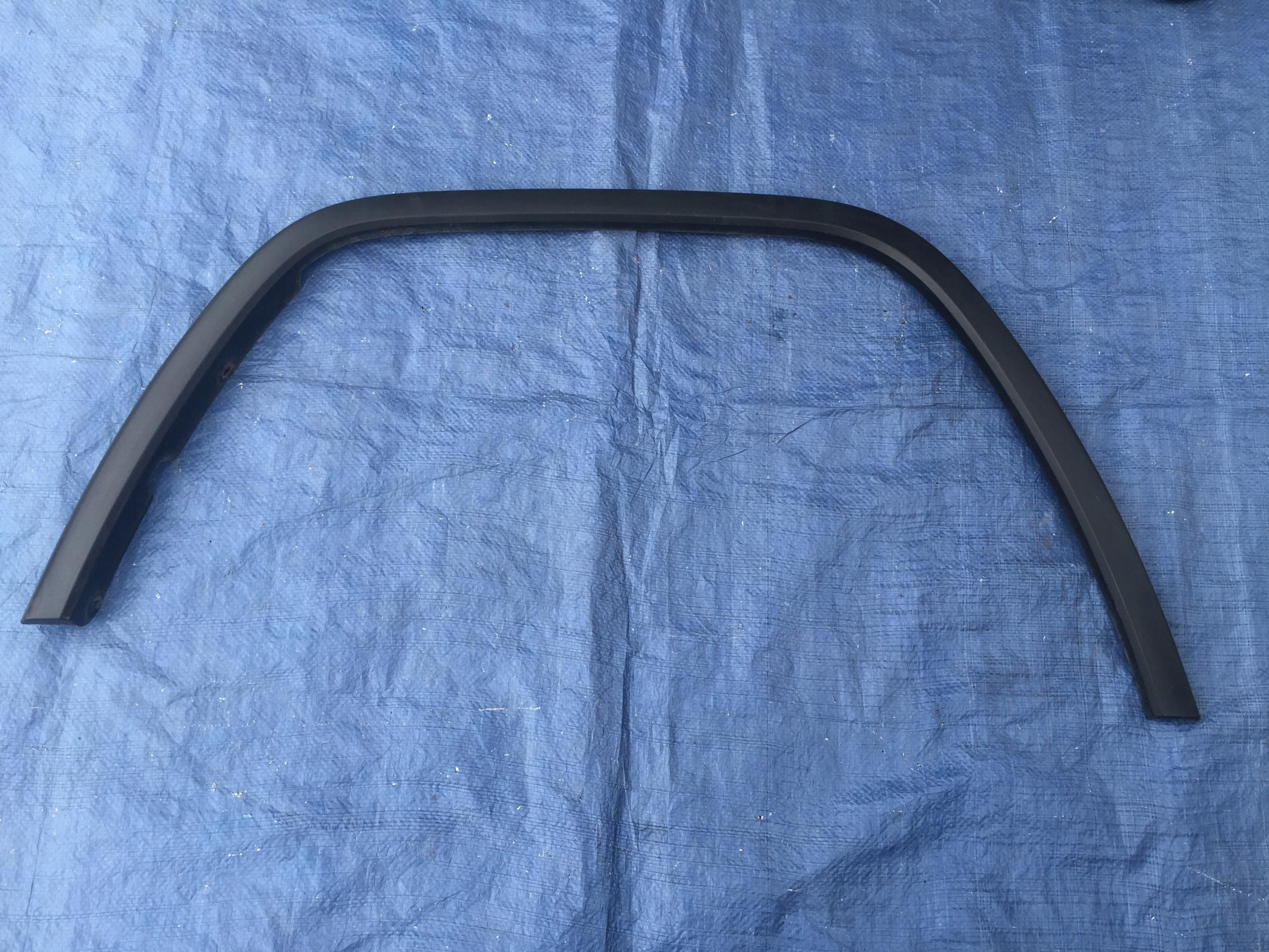 JEEP GRAND CHEROKEE WK2 12 13 МОЛДИНГ ПЕРЕДНИЙ