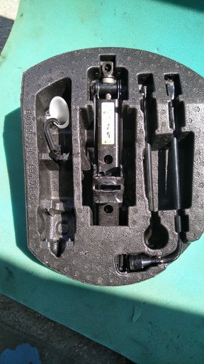 JEEP GRAND CHEROKEE WK2 КЛЮЧ КОЛІСНИЙ