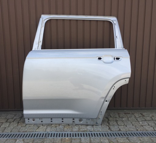 126TTY008WL - Jeep grand cherokee wl 21 22 23 дверь левая задняя длинная версия