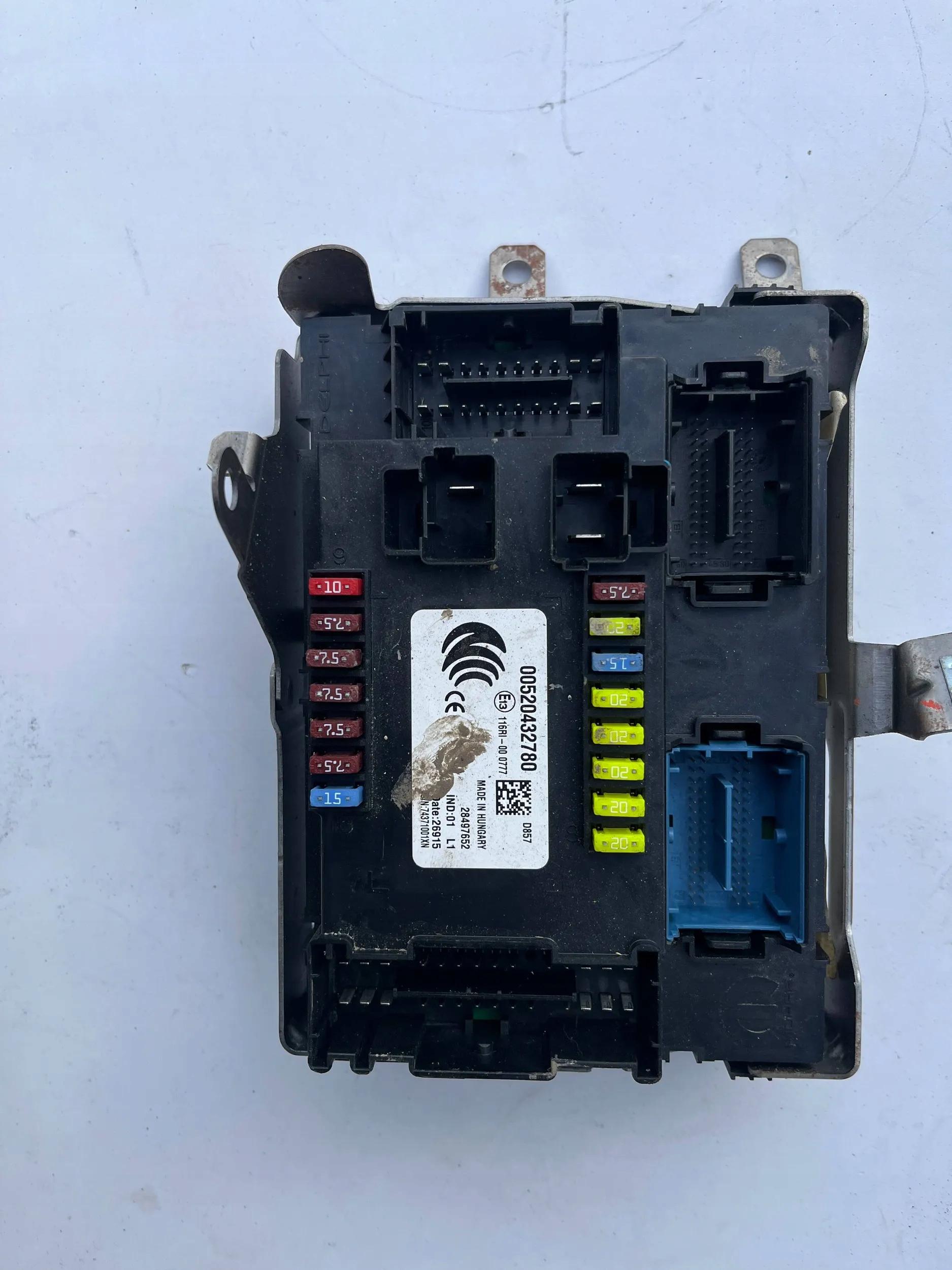 00520432780 - БЛОК ПРЕДОХРАНИТЕЛЕЙ JEEP RENEGADE МОДУЛЬ BSI