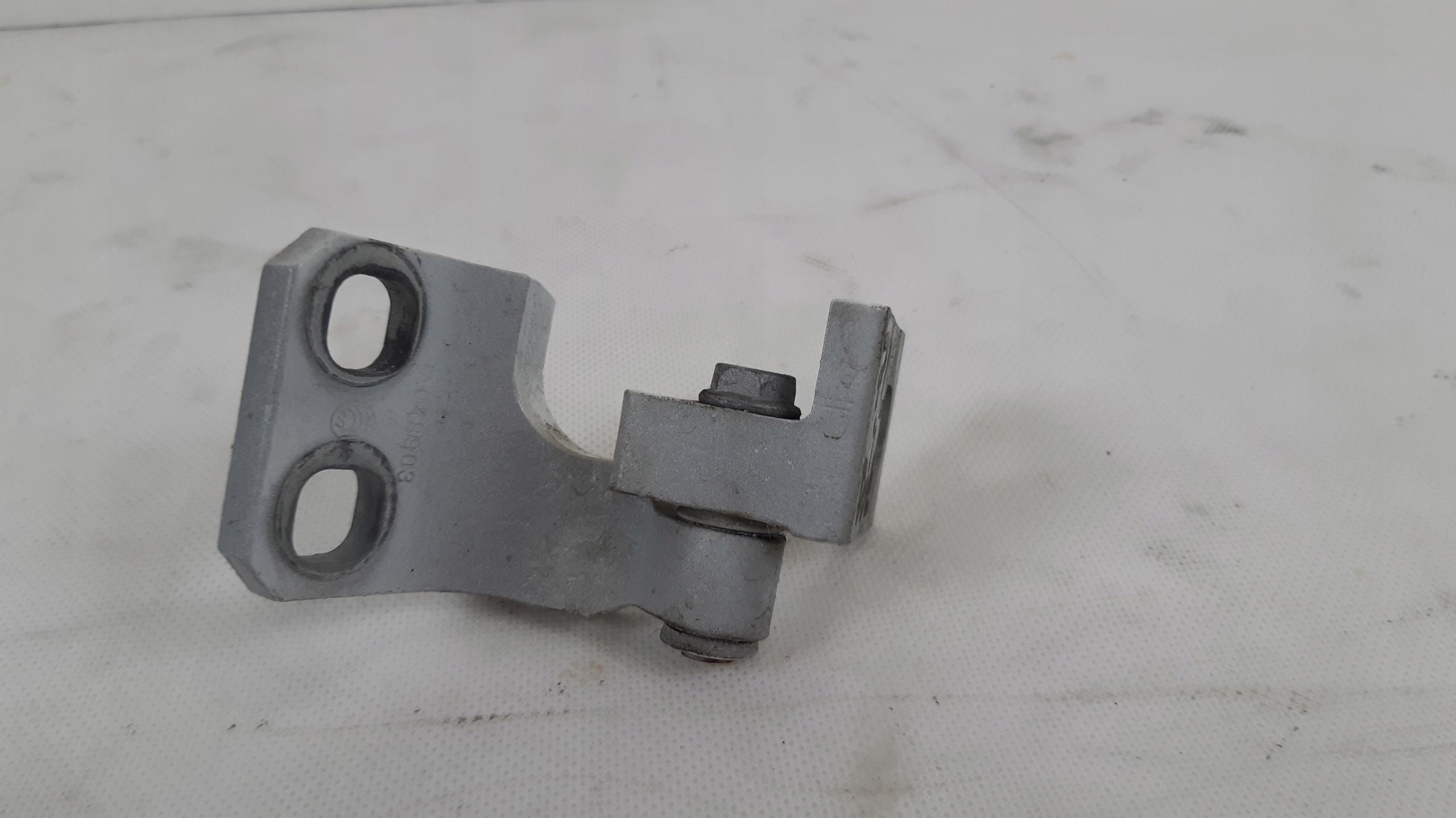 JEEP RENEGADE ДВЕРНА ПЕТЛЯ ЛІВА ПЕРЕДНЯ НИЖНЯ 296