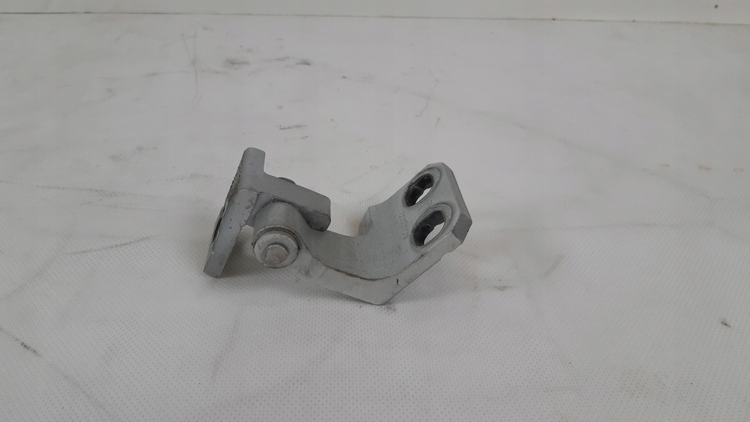 JEEP RENEGADE ДВЕРНА ПЕТЛЯ ПРАВА ПЕРЕДНЯ НИЖНЯ 296