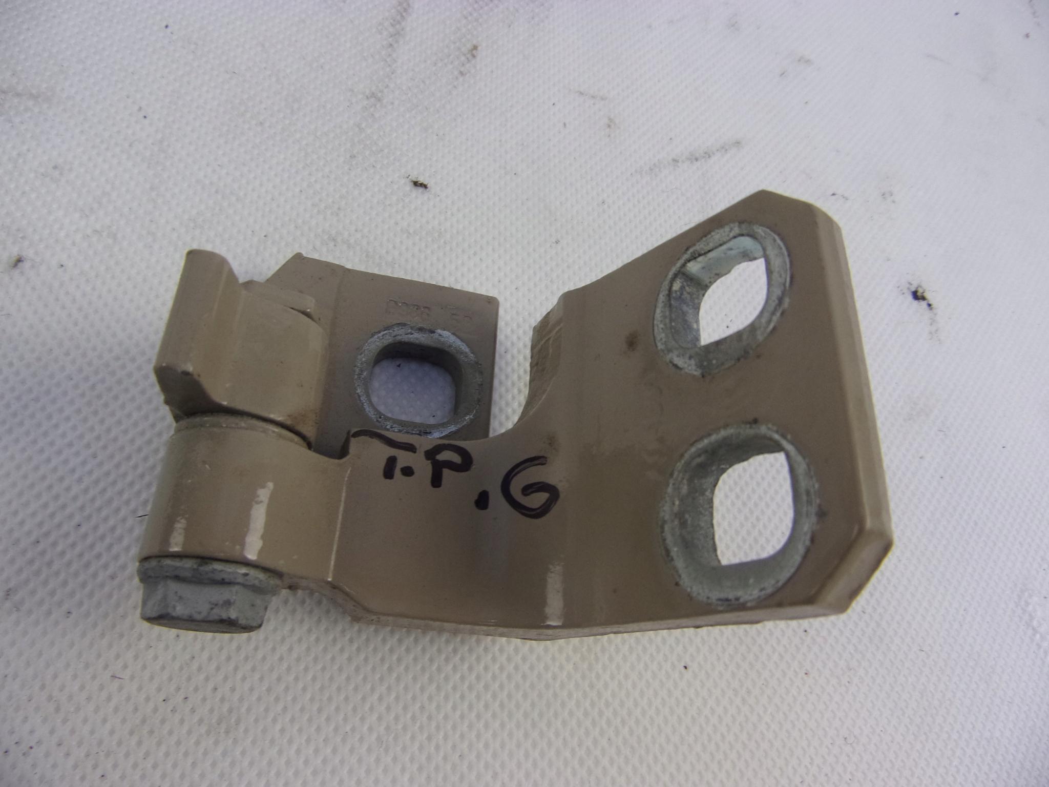 JEEP RENEGADE ДВЕРНА ПЕТЛЯ ПРАВА ЗАДНЯ ГОРА 231