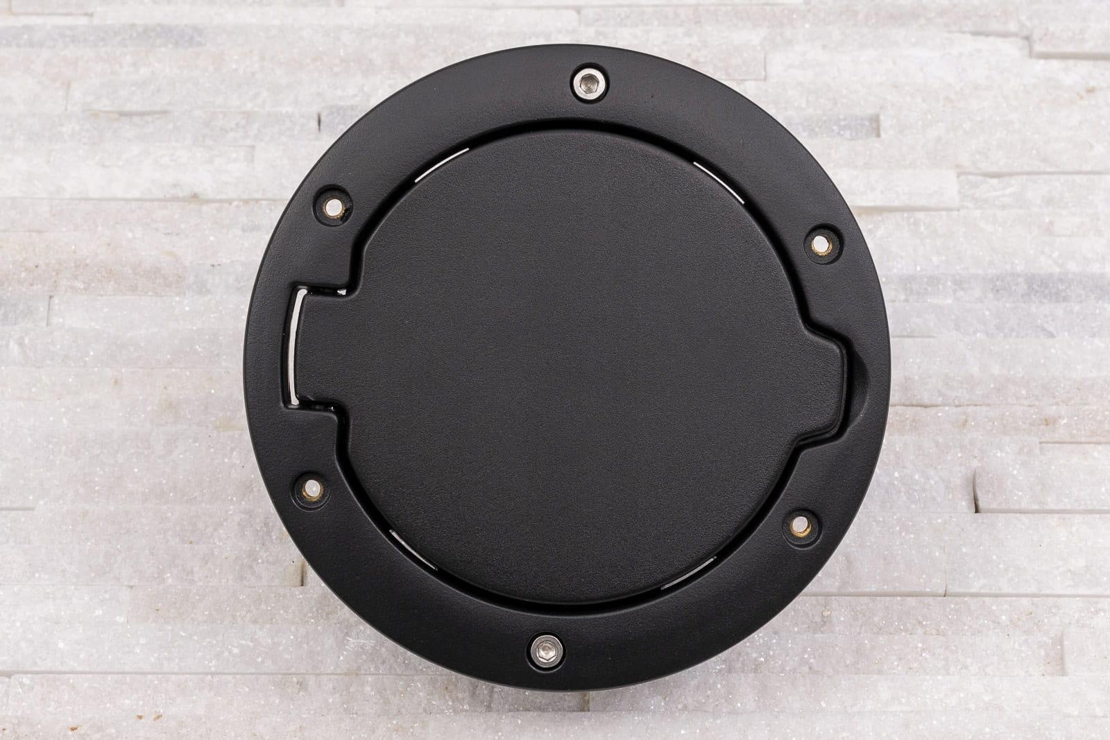 2000000003061 - JEEP WRANGLER JK 2007-2018 КРЫШКА ТОПЛИВНОГО БАКА