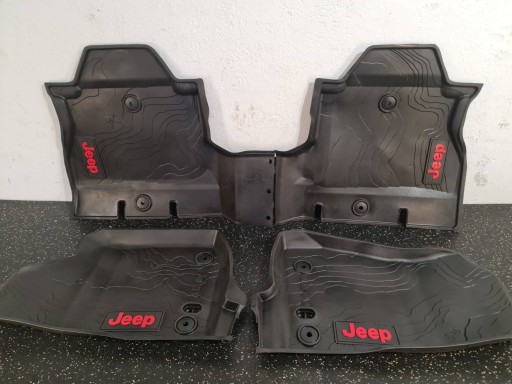 JL WRANGLER UNLIMITED SPORT 19+ IV - КОМПЛЕКТ ОРИГИНАЛЬНЫХ РЕЗИНОВЫХ КОВРИКОВ