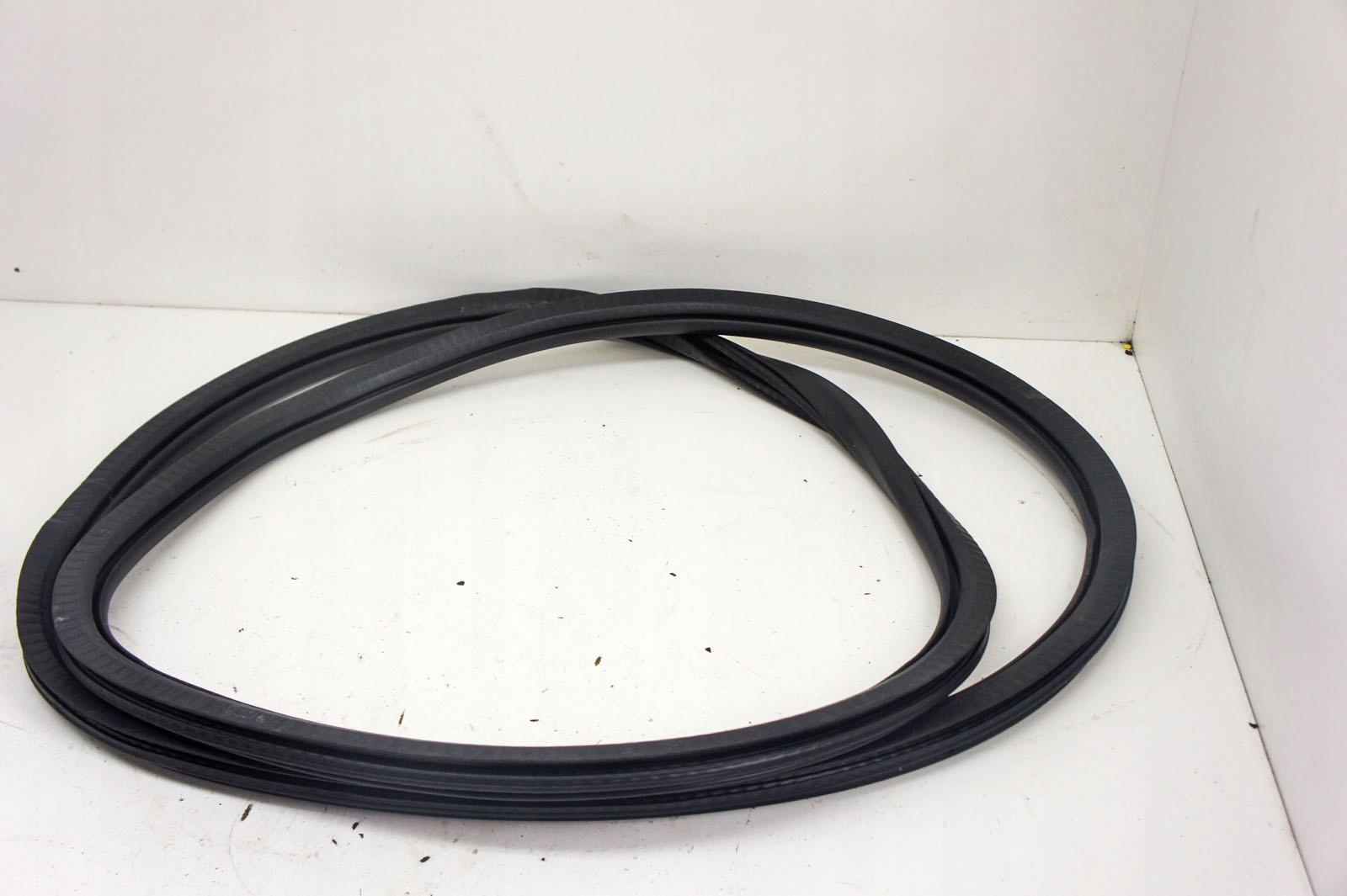 Ju063 Opel Corsa F уплотнитель двери передний правый