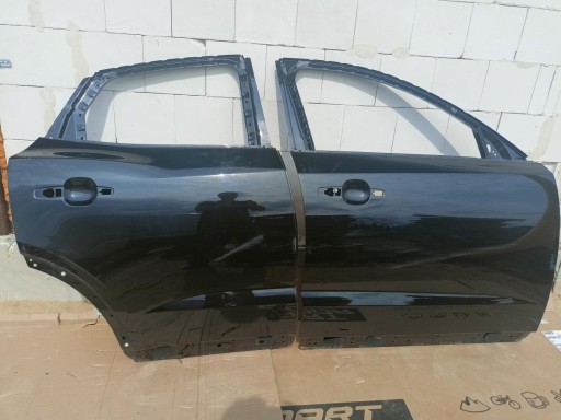 Jaguar e-pace задні двері праворуч