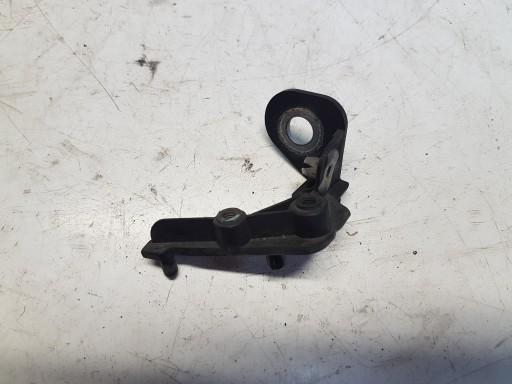 Jaguar XE x760 кріплення передній правий GX73-16290-AD