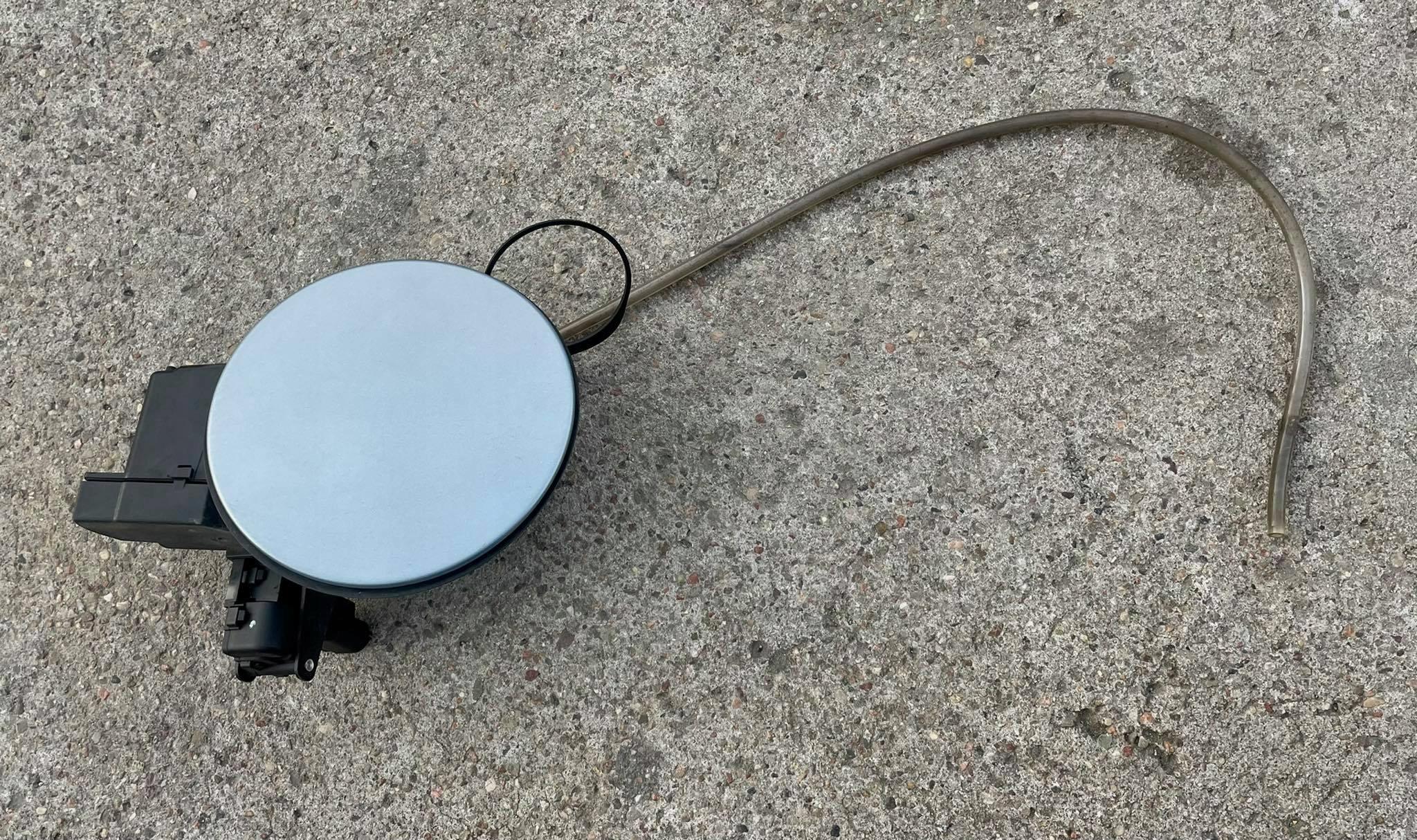 6W83-27938-A 6W8327938A - Jaguar XK II X150 4.2 крышка топливного бака корпус