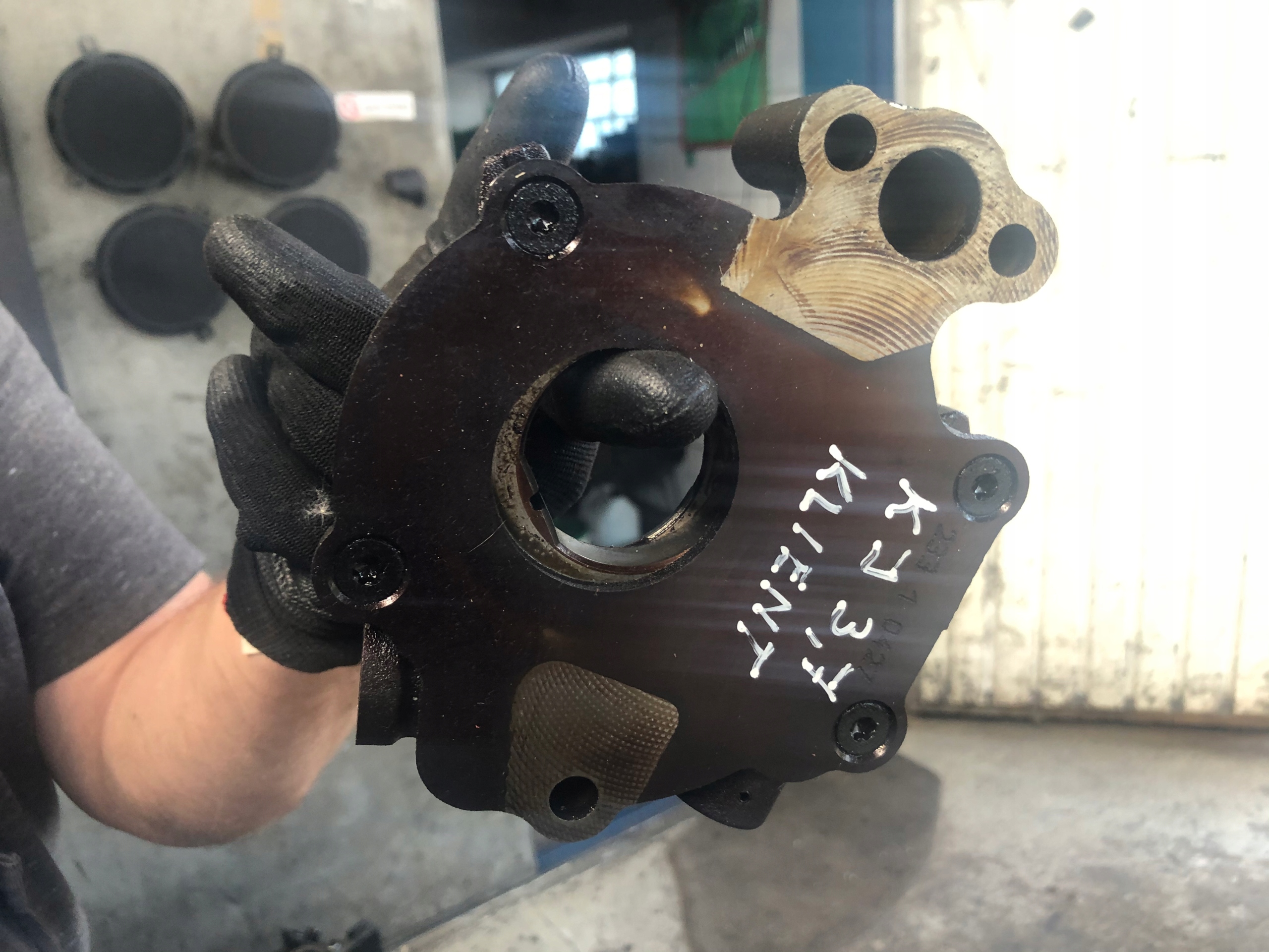 Jeep Cherokee Liberty 3.7-масляный насос