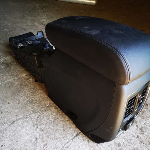 Jeep Grand Cherokee WK2 SUMMIT центральний тунель