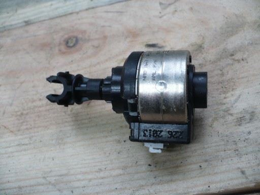 92000501 - Jeep Grand Cherokee WK2 мотор регулюванням лампи