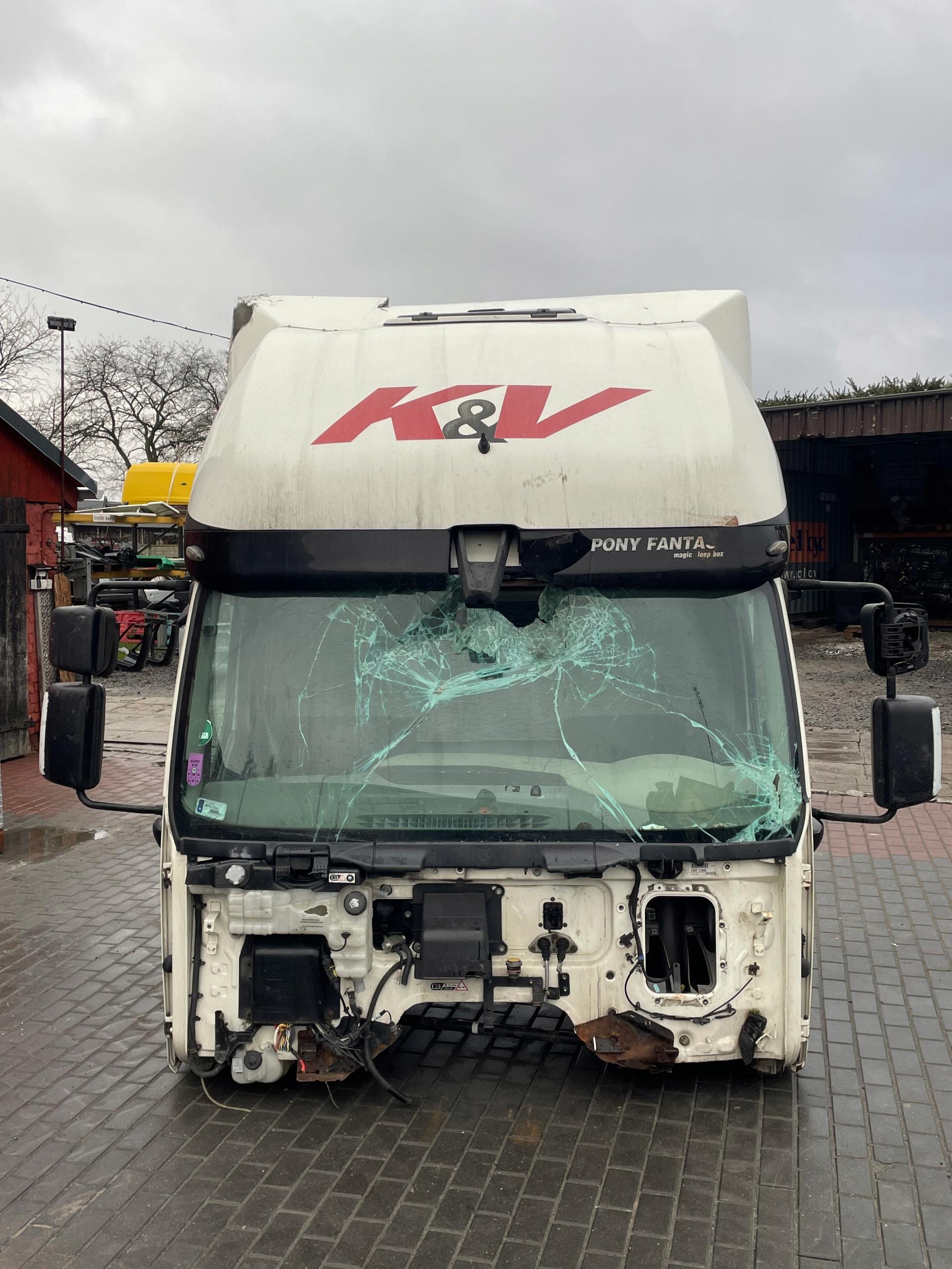 КАБИНА DAF LF EURO6 В КОМПЛЕКТЕ С СПАЛЬНЕЙ