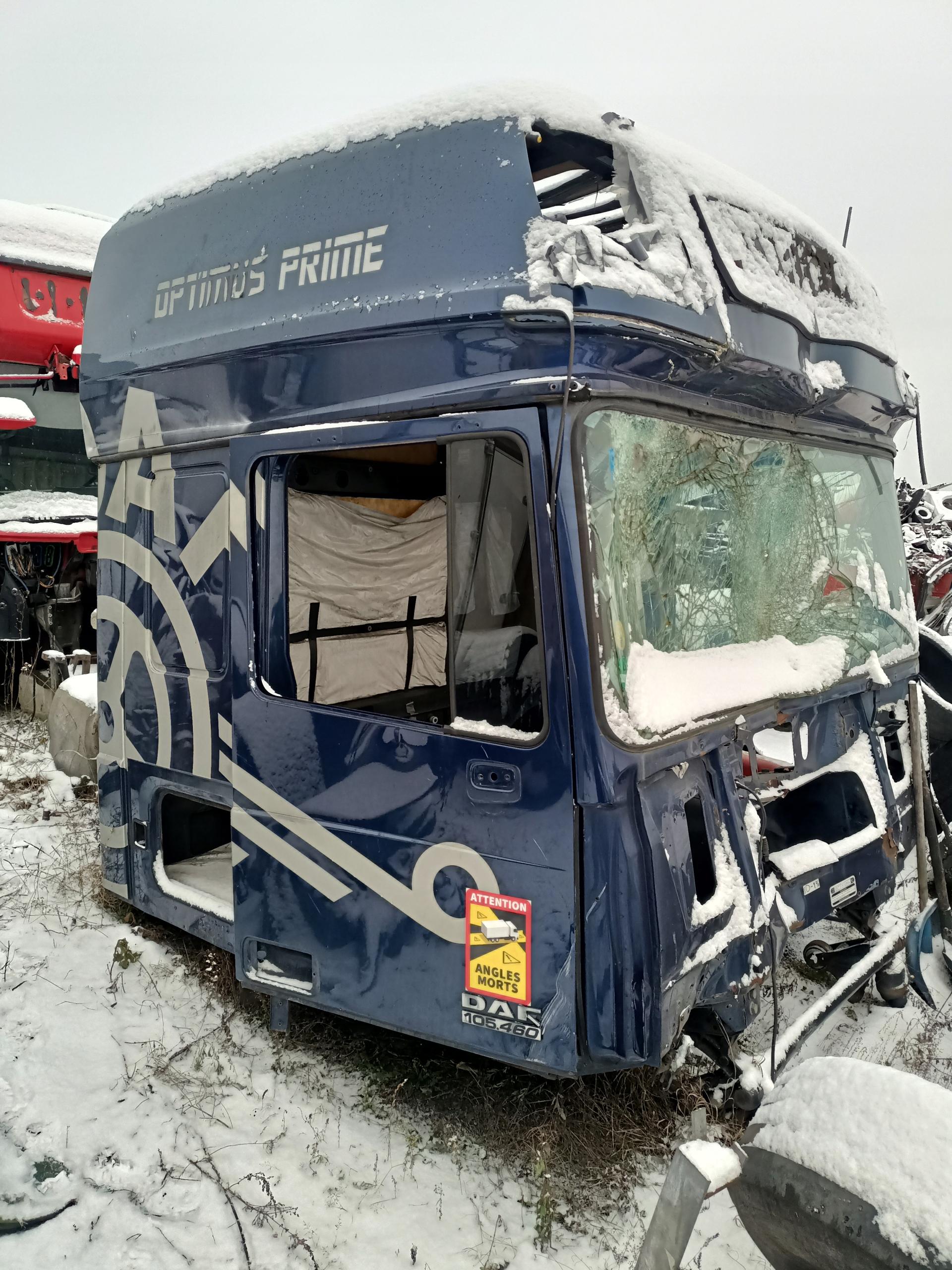 КАБИНА DAF XF 105 ПОВРЕЖДЕНА НА ЧАСТИ SUPER SPACE