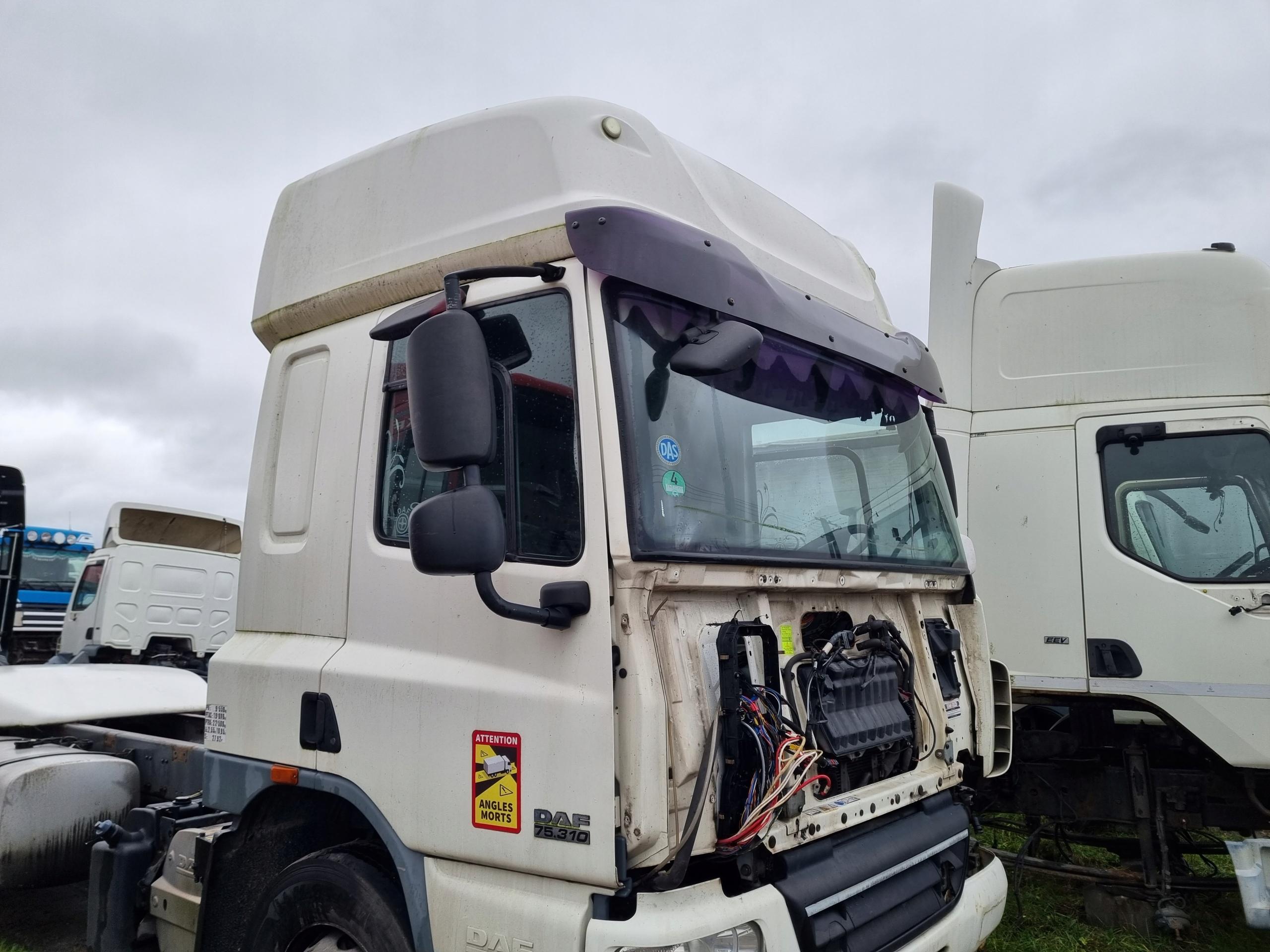 КАБИНА ГОЛЫЙ СКЕЛЕТ БЕЗ ДВЕРИ DAF 75 85 CF EURO 5