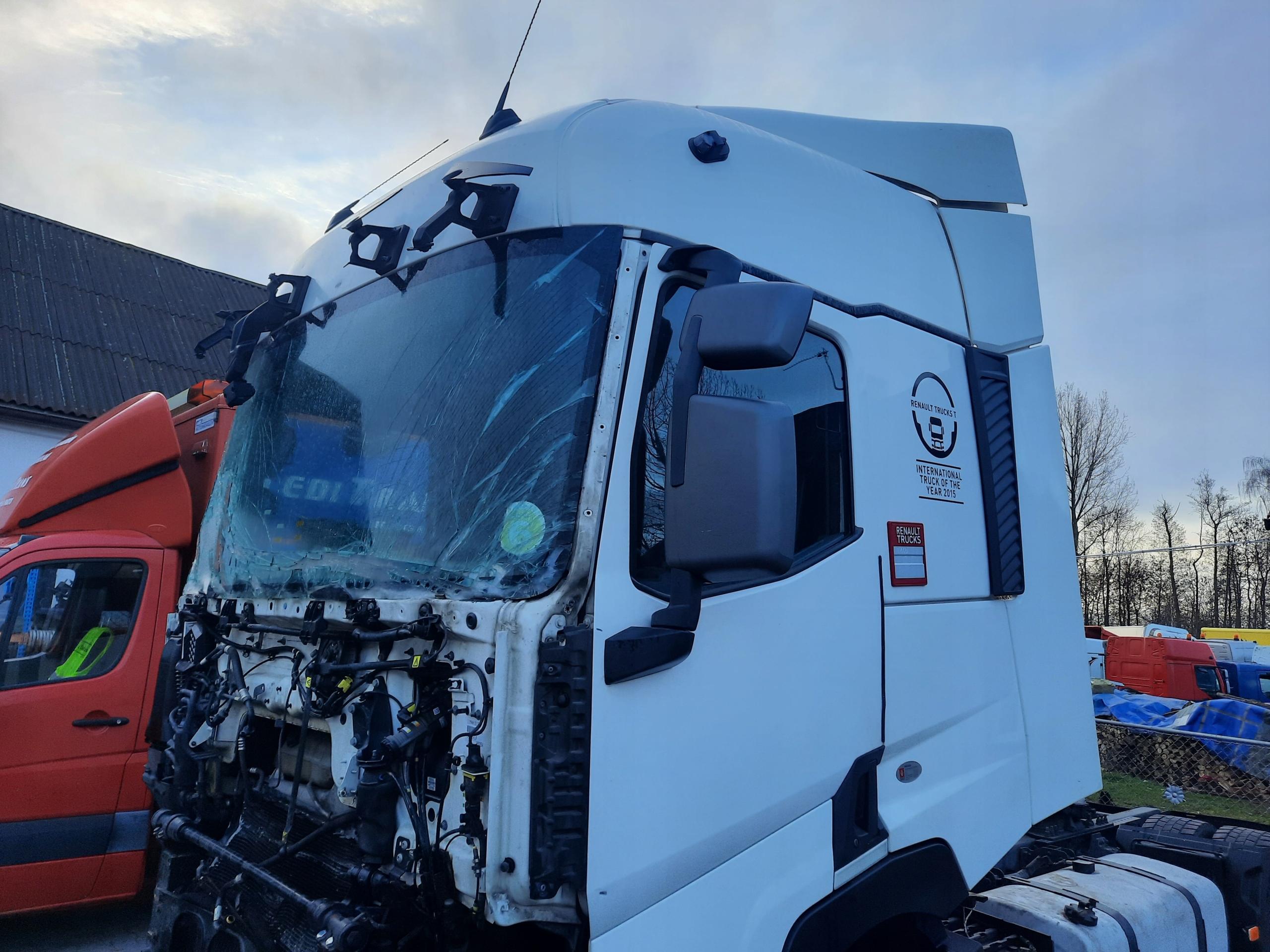 КАБИНА В СБОРЕ RENAULT GAMA T RANGE