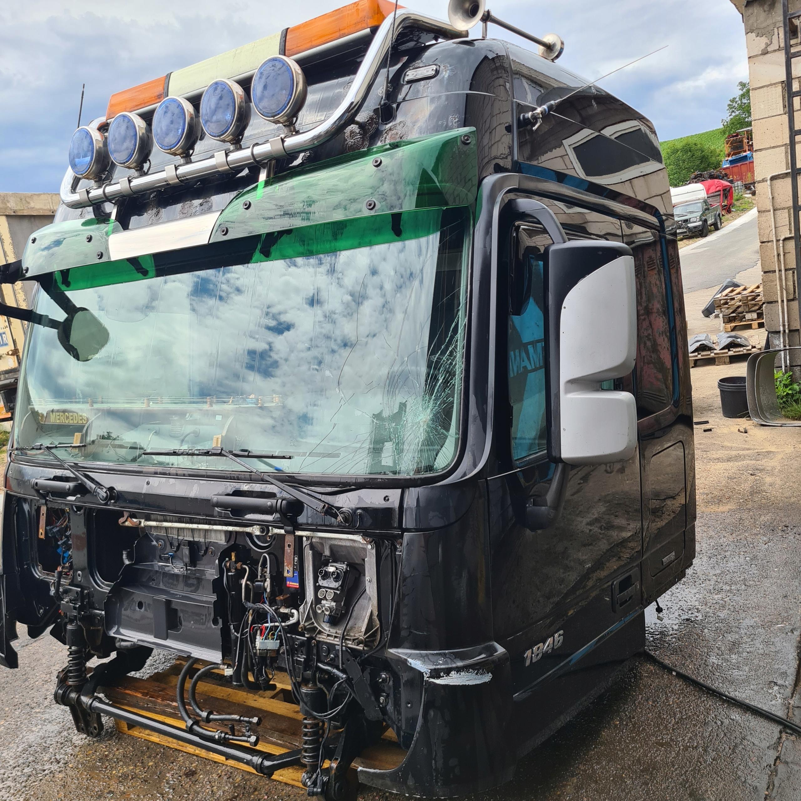 A002 - КАБИНА MAERCEDES ACTROS MP 3 В КОМПЛЕКТЕ