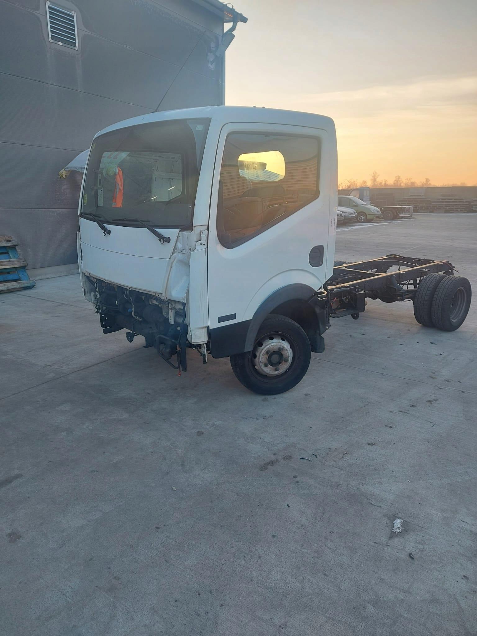 КАБІНА ПОВАЛЕНА CABSTAR MAXITY 07-