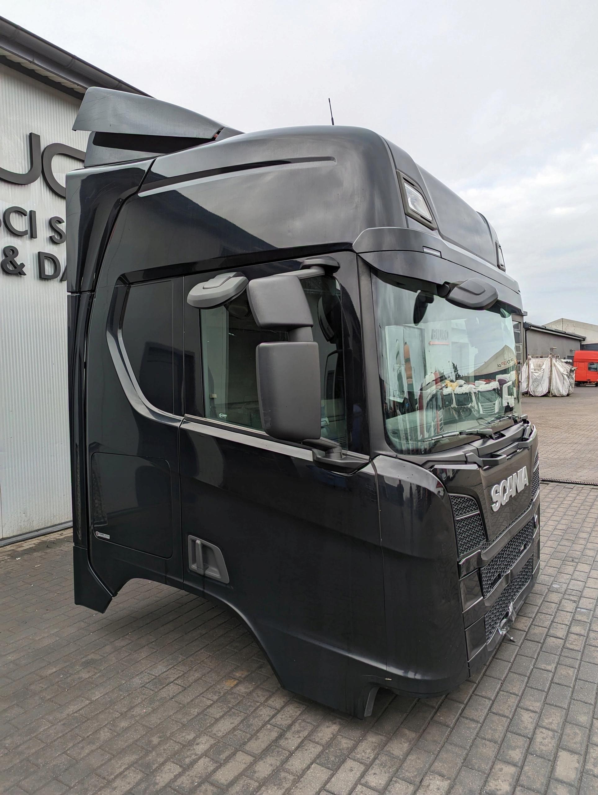 КАБІНА SCANIA NTG CR20 ВИСОКА ЧОРНА-НОВА МОДЕЛЬ