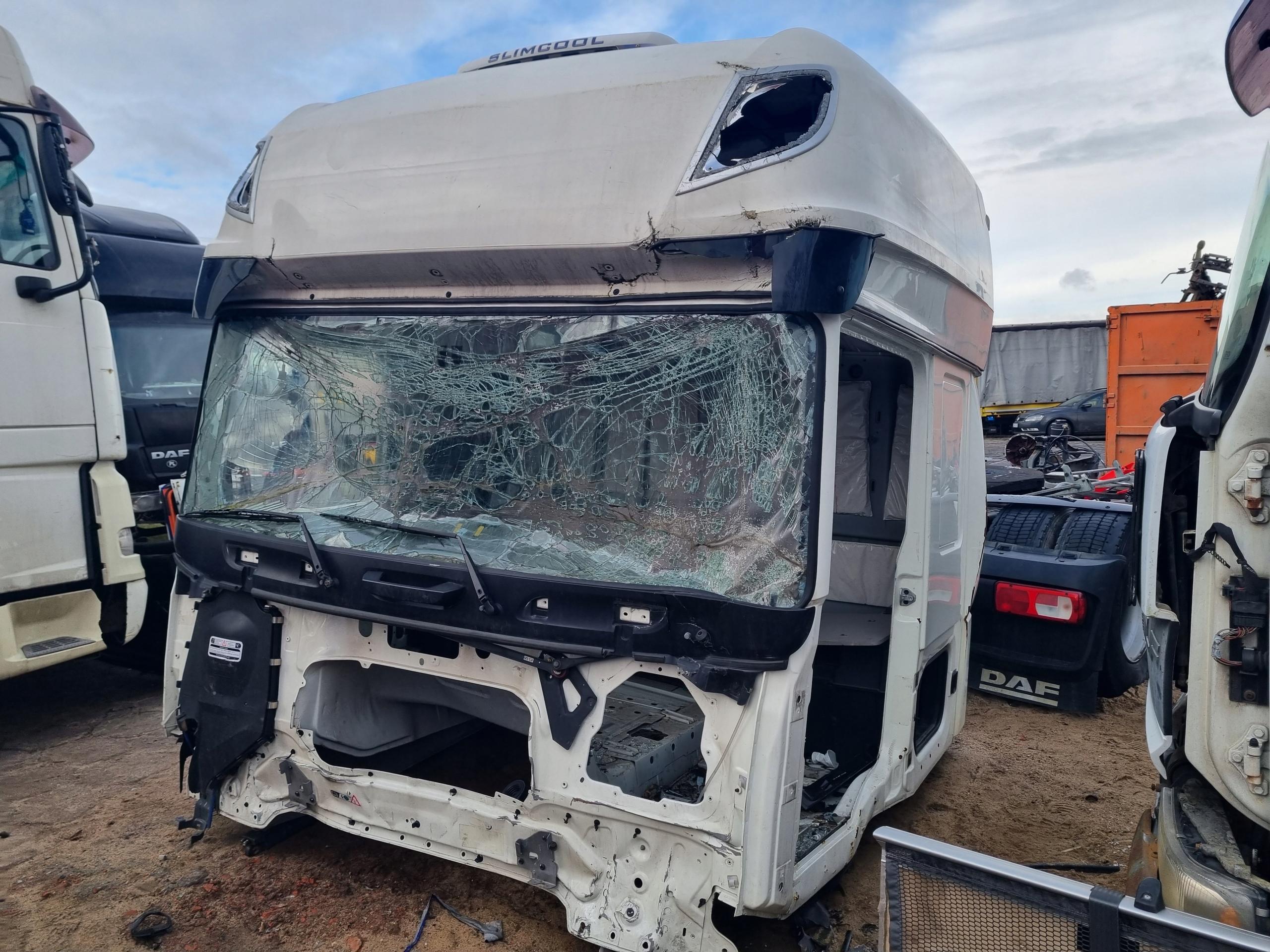 КАБИНА SUPER SPACE CAB DAF XF 106