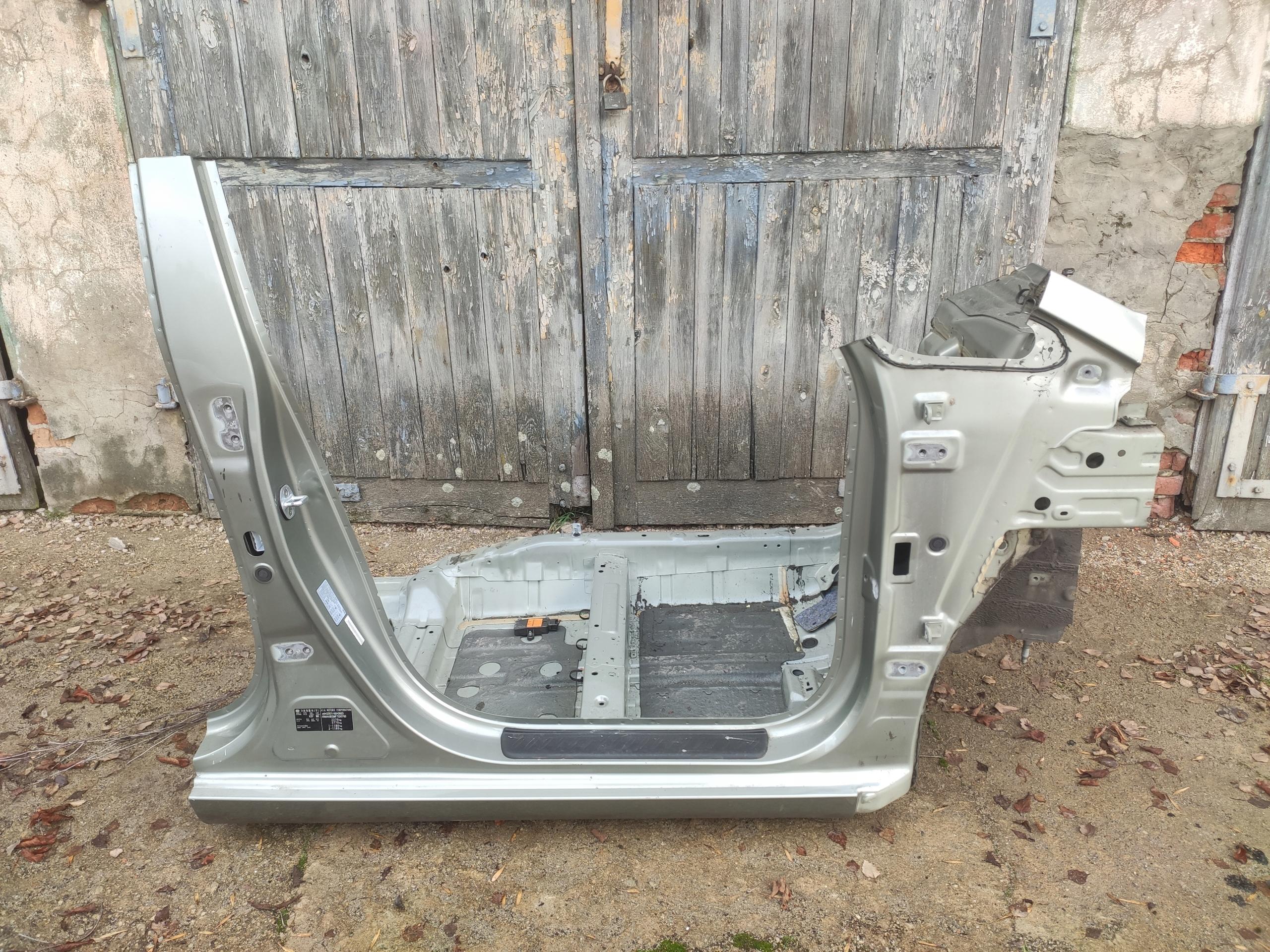 KIA CARENS IV 2013 ПОРІГ ПРАВА СТІЙКА