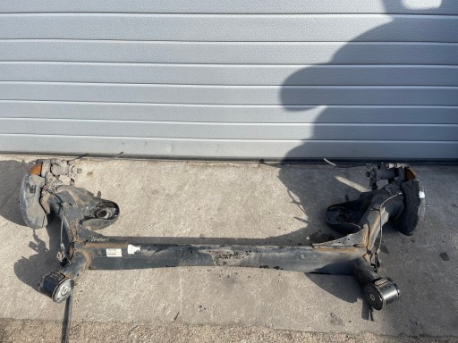 Kia carens iv задня підвіска