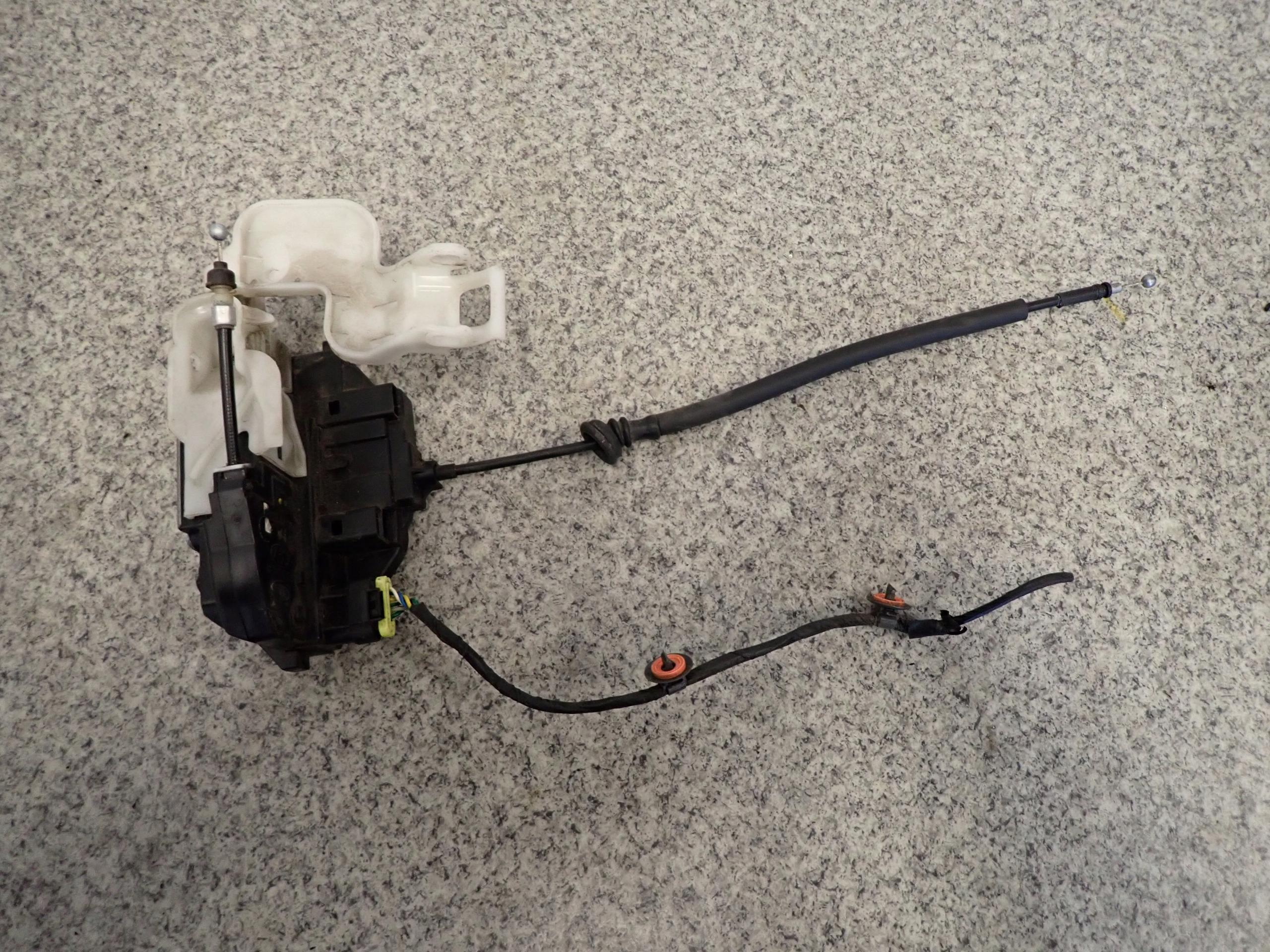 KIA CEED HB 06-12 ЗАМОК ПЕРЕДНЕЙ ПРАВОЙ ДВЕРИ