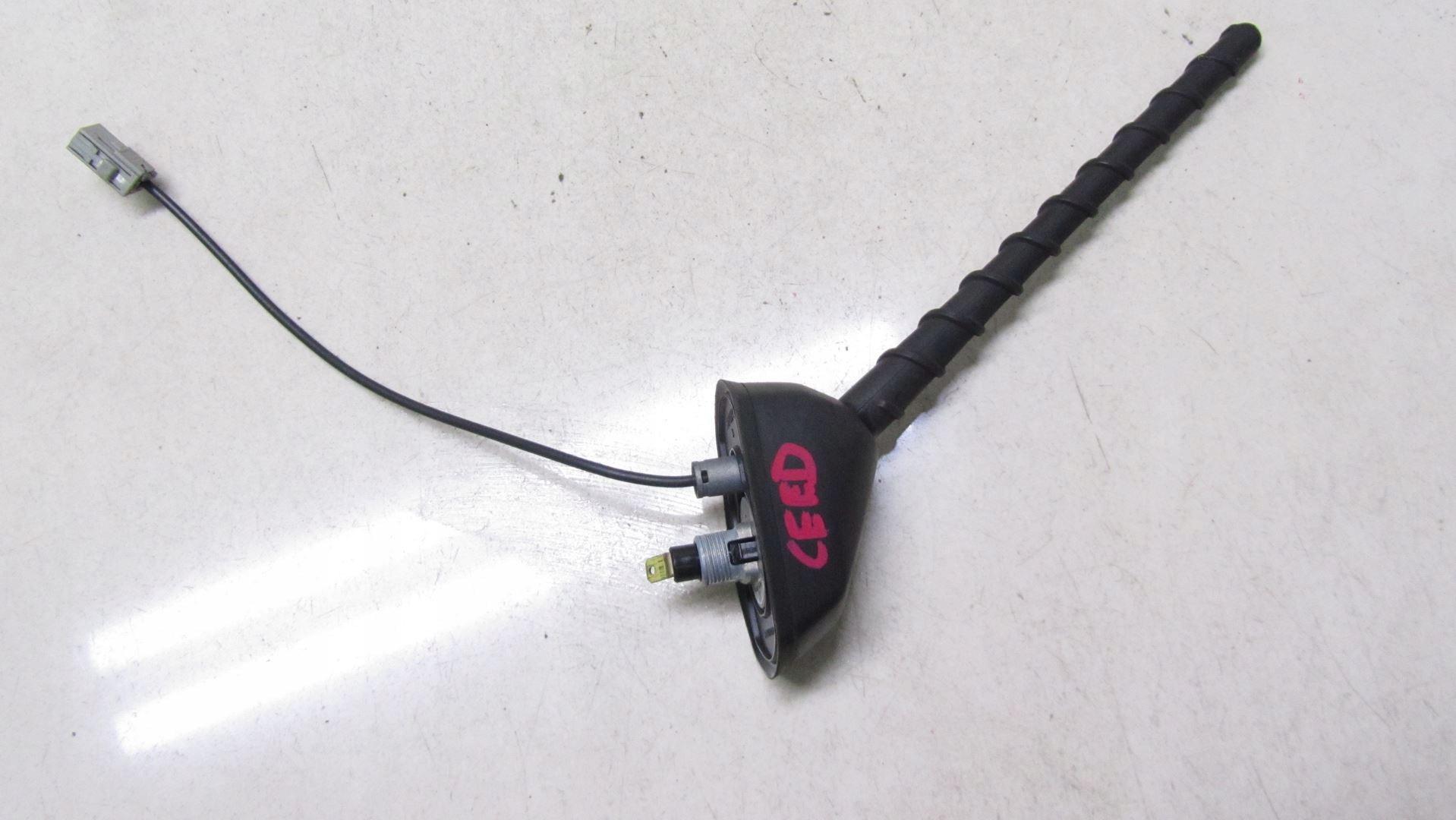 KIA CEED II АНТЕННА НА КРЫШУ 12-16 19