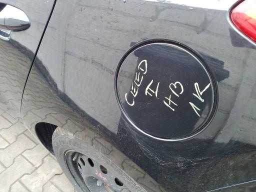 KIA CEED II HB КРИШКА ПАЛИВНОГО БАКА 1K 2012-