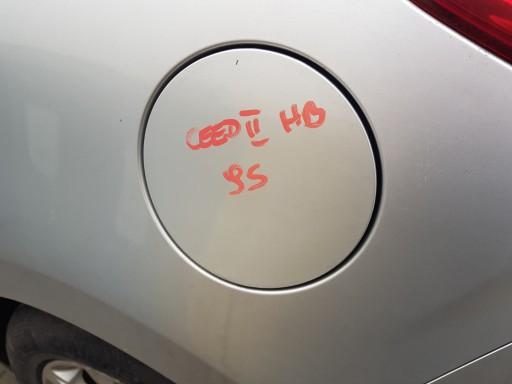 KIA CEED II HB КРЫШКА ТОПЛИВНОГО БАКА 9S 2012-