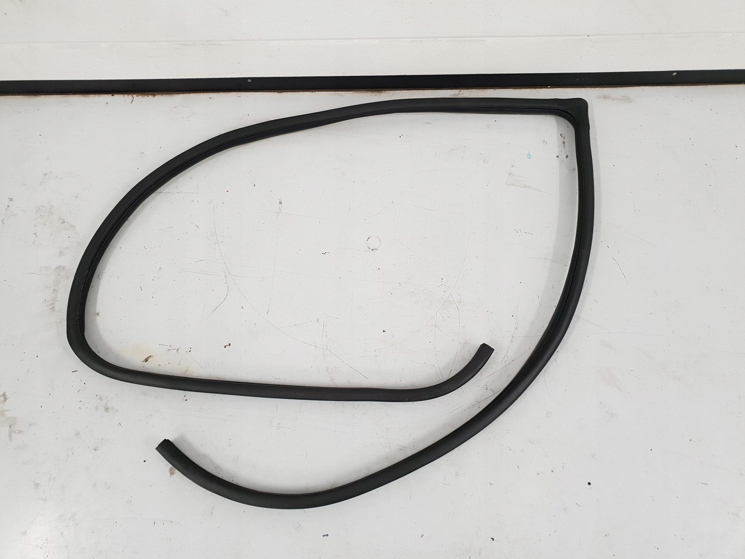 Kia Ceed LIFT 10R ущільнення дверей лівий передній 5D HB