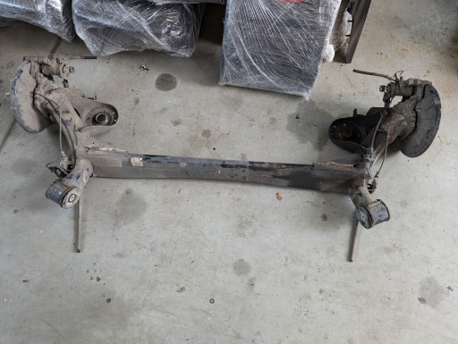 PWE88142 - Kia carens iv 4 2013-2019 1,7 crdi задняя балка задней оси crdi