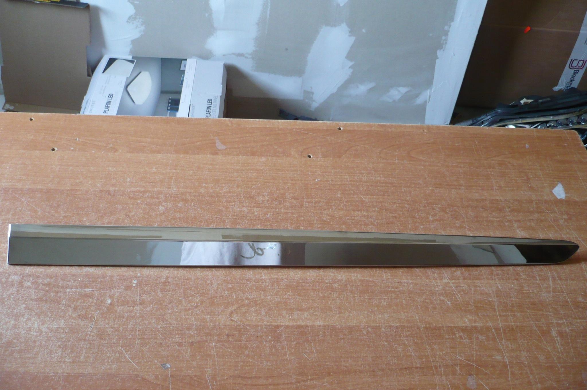 KIA NIRO МОЛДИНГ ПРАВОЇ ПЕРЕДНЬОЇ ДВЕРІ ХРОМ