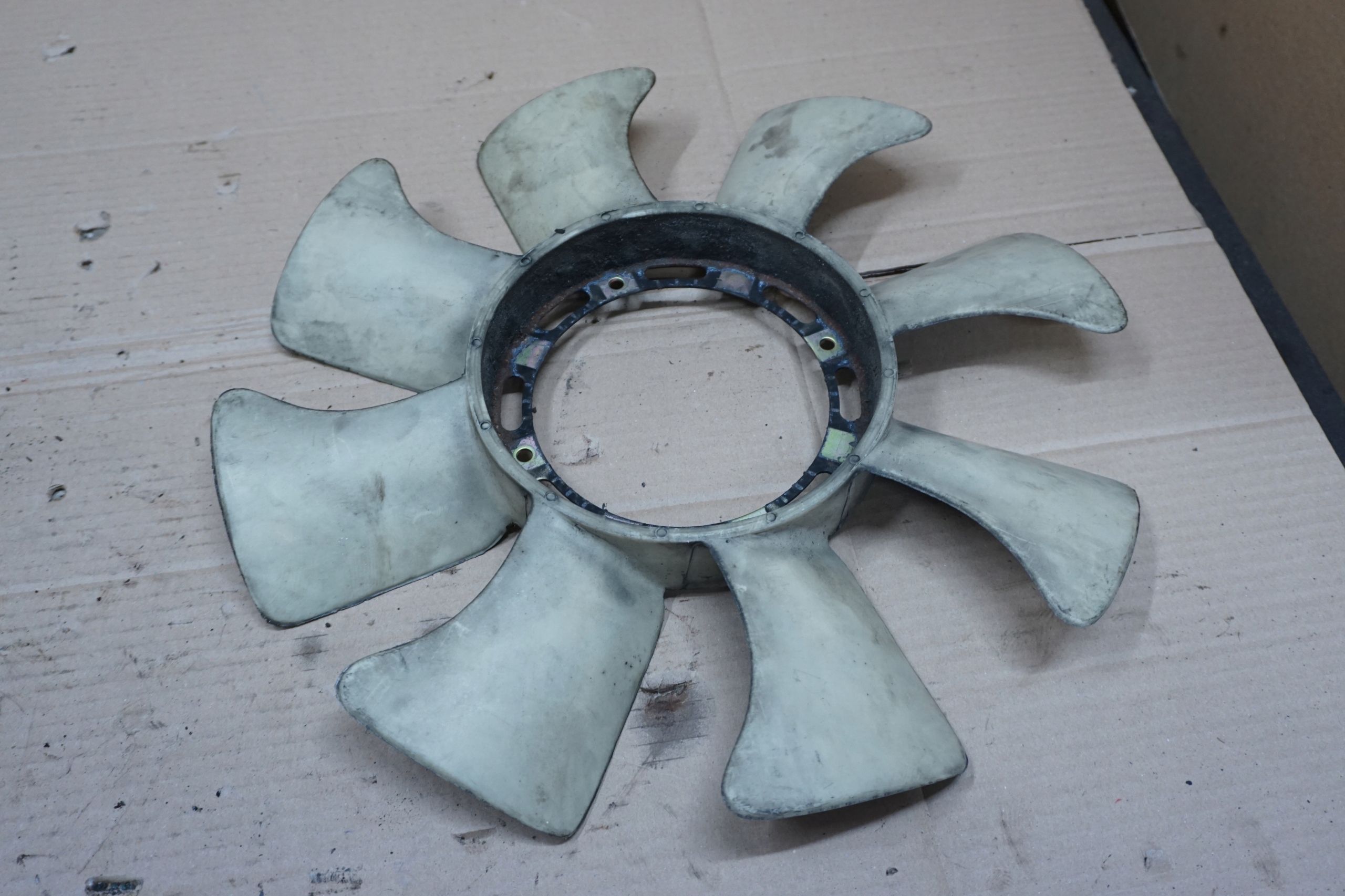 Kia RETONA вентилятор радіатора 2.0 TDi