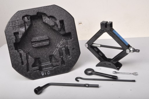 АВТОМОБІЛЬНИЙ ДОМКРАТ KIA RIO IV 09149-H8100