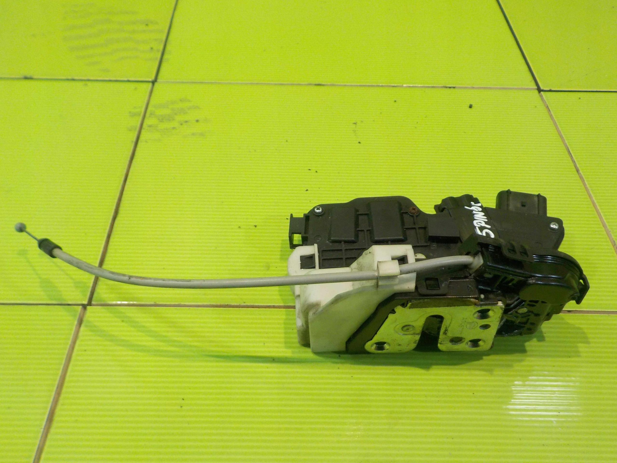 KIA SORENTO II 12R замок двери правый задний