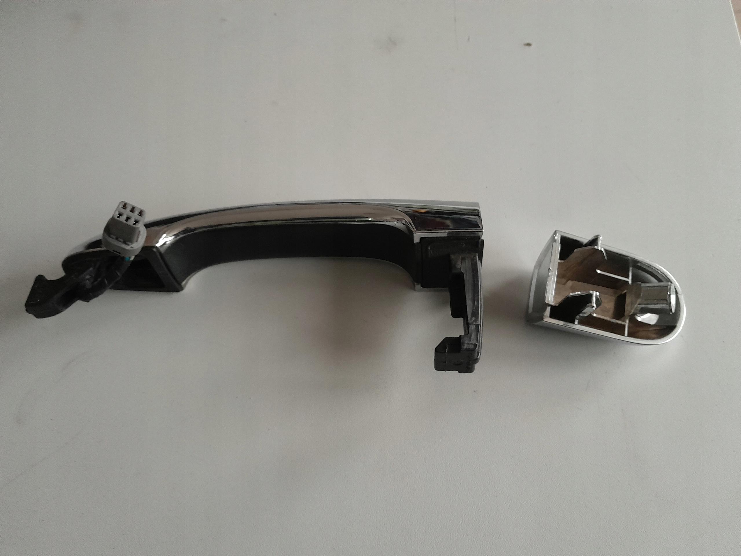 KIA SORENTO II 2009-ХРОМИРОВАННАЯ ПЕРЕДНЯЯ РУЧКА P KEYLESS