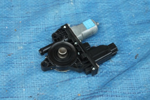 82460-C5120 - KIA SORENTO III 3 МОТОР ПОДЪЕМА СТЕКЛА СПРАВА