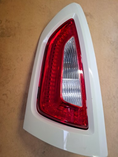 Kia soul i fl lift лівий задній ліхтар задній лівий