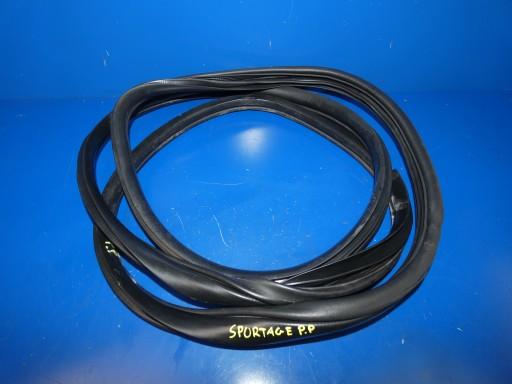 KIA SPORTAGE III УПЛОТНИТЕЛЬ ДВЕРИ ПРАВЫЙ ПЕРЕДНИЙ KAROS