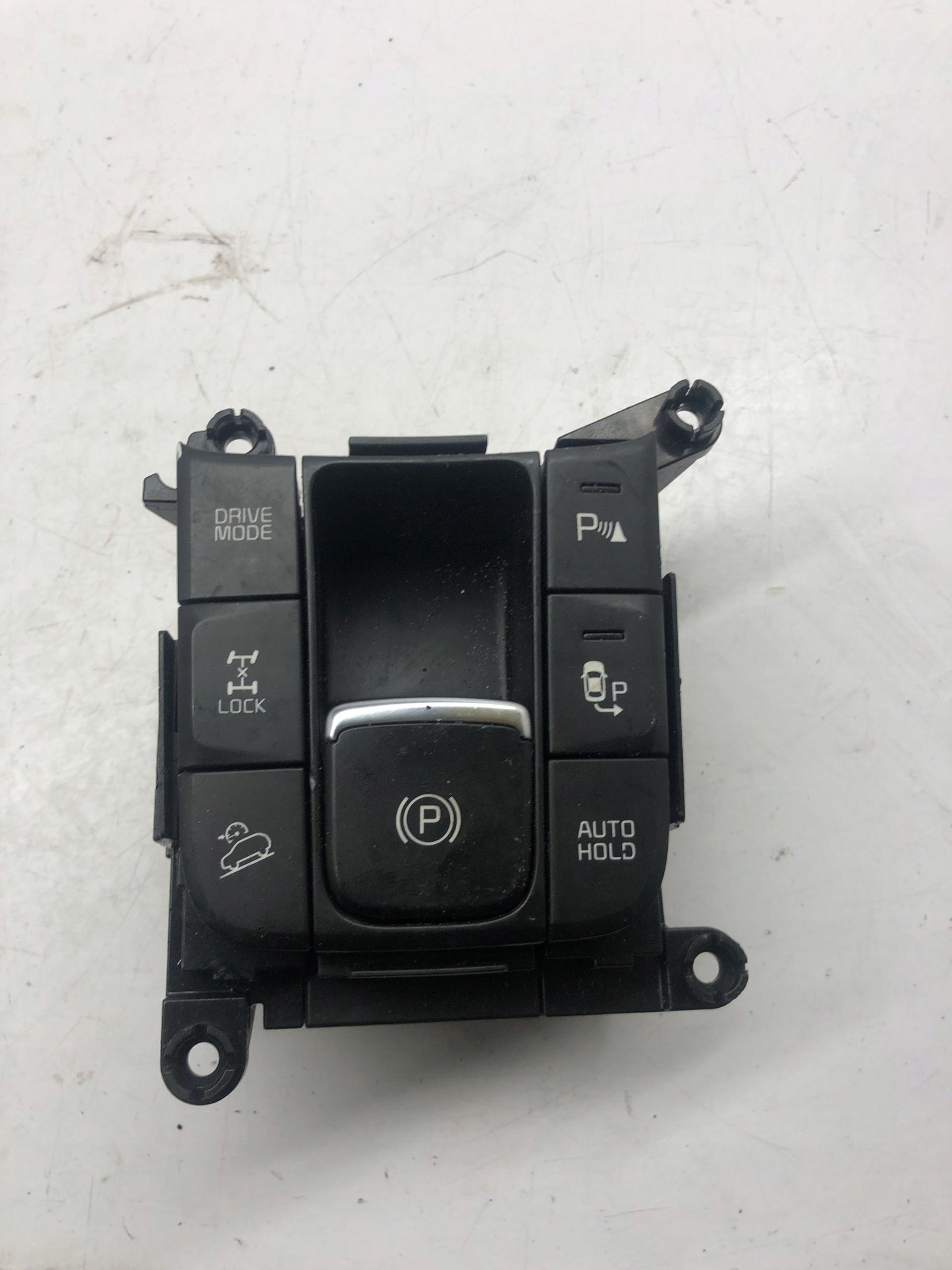 KIA SPORTAGE IV ТОРМОЗНАЯ ПАНЕЛЬ 93600D9150